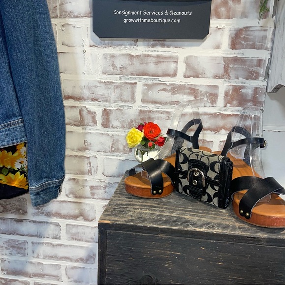 Coach Black and Cream Wallet - Picture 2 of 5